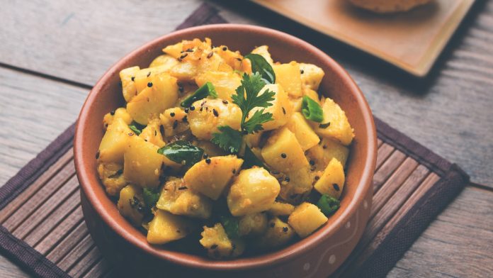 घरच्या घरी मऊ आणि फ्लफी लुची बनवण्यासाठी 5 सोप्या टिप्स