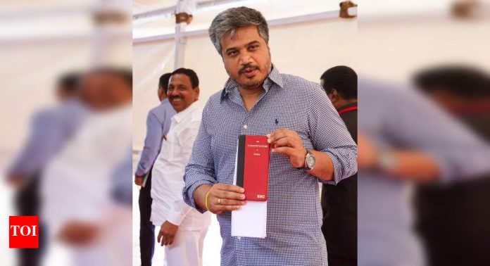 कोकाटे सेलफोनवर 18-22 मिनिटांसाठी 42 सेकंद नव्हे तर कार्ड गेम खेळला, असा दावा रोहित पवार आहे; एमव्हीएने अ‍ॅग्री मिनच्या राजीनाम्याचा पुनरुच्चार केला