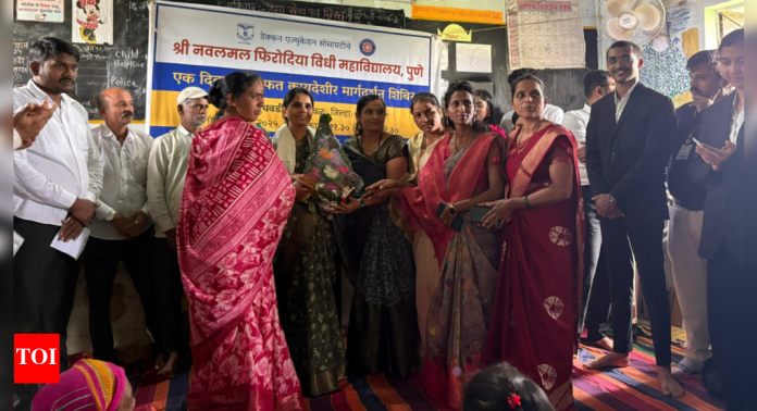 भुदवाडी व्हिलेज येथे पुणेच्या लॉ कॉलेजद्वारे आयोजित विनामूल्य कायदेशीर जागरूकता शिबिर